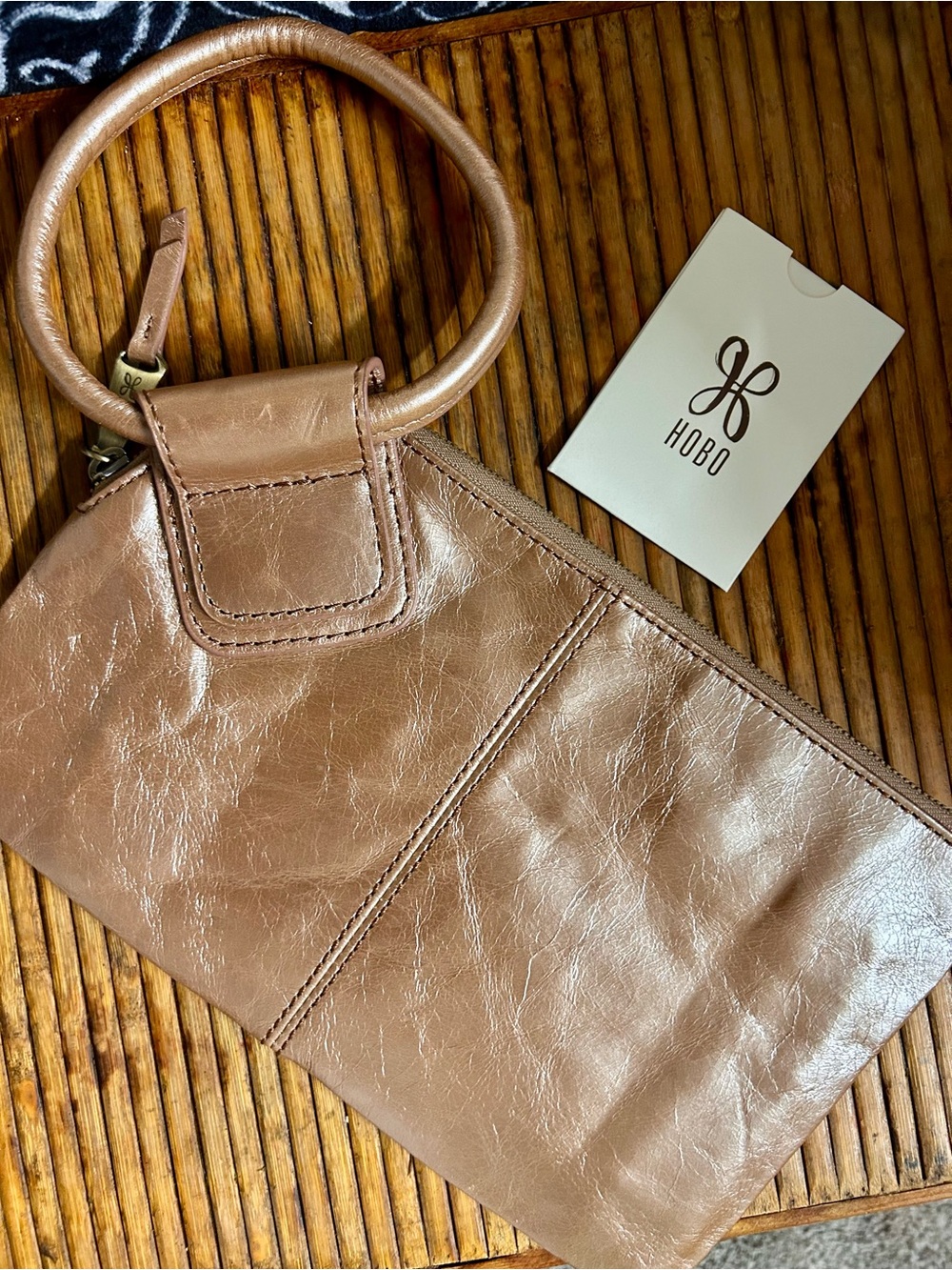 HOBO Metallic Rose Brown Sable Wristlet🤎 - Picture 14 of 16